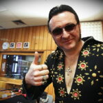 04.02.2018 Kielce. Polski Elvis Presley czyli Marcin Życzyński w Radiu Kielce / Jarosław Kubalski / Radio Kielce