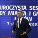 07.01.2018 Łagów. Uroczysta sesja Rady Miasta z okazji odzyskania po 150 latach przez miejscowość praw miejskich. Marszałek województwa Adam Jarubas / Jarosław Kubalski / Radio Kielce