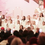 08.01.2018 Kielce. Gala Finałowa Świętokrzyskiego Festiwalu Kolęd i Pastorałek w kościele p.w. Św. Maksymiliana Kolbe. Schola z Tuczęp / Jarosław Kubalski / Radio Kielce