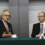 11.01.2018 Kielce. Minister inwestycji i rozwoju Jerzy Kwieciński spotkał się w Targach Kielce z przedsiębiorcami. Z lewej prezes Targów Andrzej Mochoń / Jarosław Kubalski / Radio Kielce