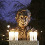 12.01.2018 Kielce. Odsłonięcie popiersia  artysty fotografika Pawła Pierścińskiego w Alei Sław / Jarosław Kubalski / Radio Kielce