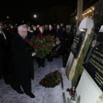 Jarosław Kaczyński odwiedził Starachowice. Prezes PiS wziął udział w mszy świętej w przededniu 5. rocznicy śmierci swojej matki Jadwigi Kaczyńskiej. Nabożeństwo odbyło się w kościele pod wezwaniem Wszystkich Świętych / Jarosław Kubalski / Radio Kielce