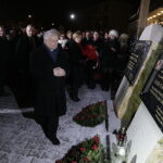 Jarosław Kaczyński odwiedził Starachowice. Prezes PiS wziął udział w mszy świętej w przededniu 5. rocznicy śmierci swojej matki Jadwigi Kaczyńskiej. Nabożeństwo odbyło się w kościele pod wezwaniem Wszystkich Świętych / Jarosław Kubalski / Radio Kielce