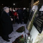 Jarosław Kaczyński odwiedził Starachowice. Prezes PiS wziął udział w mszy świętej w przededniu 5. rocznicy śmierci swojej matki Jadwigi Kaczyńskiej. Nabożeństwo odbyło się w kościele pod wezwaniem Wszystkich Świętych / Jarosław Kubalski / Radio Kielce