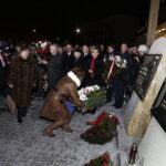 Jarosław Kaczyński odwiedził Starachowice. Prezes PiS wziął udział w mszy świętej w przededniu 5. rocznicy śmierci swojej matki Jadwigi Kaczyńskiej. Nabożeństwo odbyło się w kościele pod wezwaniem Wszystkich Świętych / Jarosław Kubalski / Radio Kielce