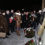 Jarosław Kaczyński odwiedził Starachowice. Prezes PiS wziął udział w mszy świętej w przededniu 5. rocznicy śmierci swojej matki Jadwigi Kaczyńskiej. Nabożeństwo odbyło się w kościele pod wezwaniem Wszystkich Świętych / Jarosław Kubalski / Radio Kielce