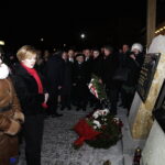 Jarosław Kaczyński odwiedził Starachowice. Prezes PiS wziął udział w mszy świętej w przededniu 5. rocznicy śmierci swojej matki Jadwigi Kaczyńskiej. Nabożeństwo odbyło się w kościele pod wezwaniem Wszystkich Świętych / Jarosław Kubalski / Radio Kielce