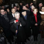 Jarosław Kaczyński odwiedził Starachowice. Prezes PiS wziął udział w mszy świętej w przededniu 5. rocznicy śmierci swojej matki Jadwigi Kaczyńskiej. Nabożeństwo odbyło się w kościele pod wezwaniem Wszystkich Świętych / Jarosław Kubalski / Radio Kielce