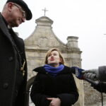 Spotkanie na Świętym Krzyżu. Anna Krupka, poseł PiS i o. Zygfryd Wiecha, suerior klasztoru / Jarosław Kubalski / Radio Kielce