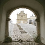 Święty Krzyż w zimowej scenerii / Jarosław Kubalski / Radio Kielce