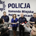 17.01.2018 Kielce. Komenda Miejska Policji. Otwarcie po remoncie. Komendant Wojewódzki Policji w Kielcach Dariusz Augustyniak, wojewoda świętokrzyski Agata Wojtyszek, Komendant Główny Policji Jarosław Szymczyk i Komendant Miejski Policji w Kielcach Piotr Zalewski / Jarosław Kubalski / Radio Kielce