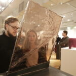 19.01.2018 Kielce. Galeria Winda. Wernisaż wystawy Glasstosteron. Sztuka ze szkła / Jarosław Kubalski / Radio Kielce