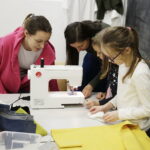 20.01.2018 Kielce. Instytut Dizajnu. Warsztaty w ramach których powstały ogrzewacze do rąk i pokrowce / Jarosław Kubalski / Radio Kielce