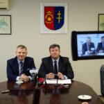 Konferencja dotycząca złożenia przez Krzemionki Opatowskie wniosku do UNESCO. Na zdjęciu: senator Jarosław Rusiecki i starosta ostrowiecki Zbigniew Duda / Emilia Sitarska / Radio Kielce