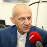 Przekazanie wózka dla Zbigniewa Mondzika. Na zdjęciu: Zbyszek Mondzik - mistrz biegów narciarskich z Kieleckiego Tumlina / Marzena Mąkosa / Radio Kielce