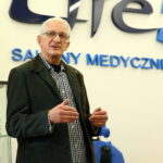 Przekazanie wózka dla Zbigniewa Mondzika. Na zdjęciu: Zbigniew Batorski / Marzena Mąkosa / Radio Kielce