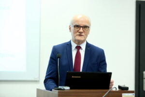 Konferencja na temat planów inwestycyjnych UJK na Wydziale Lekarskim. Prof. dr hab. n. med. Stanisław Głuszek / Marzena Mąkosa / Radio Kielce
