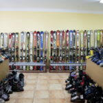 Komis sprzętu zimowego / Marzena Mąkosa / Radio Kielce