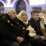 Koncert laureatów VI Ogólnopolskiego Konkursu „Kolęda płynie z wysokości…” Po prawej Krzysztof Słoń - senator RP / Marzena Mąkosa / Radio Kielce