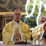 Jubileusz posługi Pallotynów w klasztorze na Karczówce. Na zdjęciu: biskup Jan Piotrowski / Marzena Mąkosa / Radio Kielce