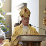 Jubileusz posługi Pallotynów w klasztorze na Karczówce. Na zdjęciu: biskup Jan Piotrowski / Marzena Mąkosa / Radio Kielce