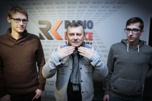 Pokolenie M. Na zdjęciu: Mateusz Kaczmarczyk, Tomasz Irski i Michał Kita. Symbol mówiący "ja" / Marzena Mąkosa / Radio Kielce