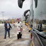 Odbiór i poświęcenie 25 autobusów hybrydowych. Na zdjęciu biskup Marian Florczyk.  / Marzena Mąkosa / Radio Kielce