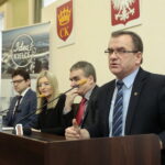 Konferencja Wojciecha Lubawskiego dotycząca wdrażania w mieście idei tzw. inteligentnego miasta. Na zdjęciu: Szymon Ciupa, Agnieszka Ceglińska-Ganczar, Wojciech Lubawski i Janusz Koza / Marzena Mąkosa / Radio Kielce