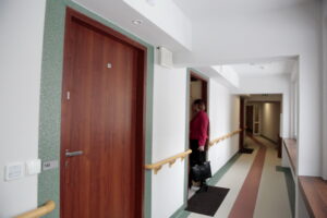 Otwarcie mieszkań chronionych dla osób starszych i niepełnosprawnych / Marzena Mąkosa / Radio Kielce