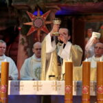 Rocznica powstania zgromadzenia Misjonarzy Oblatów Maryi Niepokalanej. Uroczysta msza święta na Świętym Krzyżu. Na zdjęciu: ojciec Paweł Zając - Prowincjał polskiej Prowincji Misjonarzy Oblatów Maryi Niepokalanej / Marzena Mąkosa / Radio Kielce