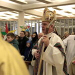 II Diecezjalne Spotkanie Kolędników Misyjnych w Sanktuarium Św. Józefa Opiekuna Rodziny w Kielcach. Na zdjęciu: biskup Jan Piotrowski / Marzena Mąkosa / Radio Kielce