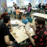 IV Wielki Bój Planszówkowy w Wojewódzkiej Bibliotece Publicznej / Marzena Mąkosa / Radio Kielce