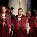 Finał 25. Świętokrzyskiego Konkursu Kolęd i Pastorałek. Zespół Chełmowianki. / Marzena Mąkosa / Radio Kielce