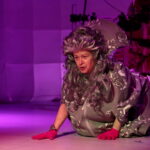 Spektakl "Akademia Pani Beksy". Na zdjeciu: Agata Sobota w roli Różowej Królowej / Marzena Mąkosa / Radio Kielce