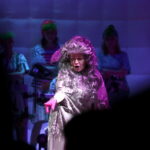 Spektakl "Akademia Pani Beksy". Na zdjeciu: Agata Sobota w roli Różowej Królowej / Marzena Mąkosa / Radio Kielce