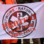 Protest ratowników przed ŚCO / Marzena Mąkosa / Radio Kielce