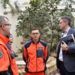 Protest ratowników przed ŚCO. Po prawej Adam Jarubas - marszałek województwa świętokrzyskiego / Marzena Mąkosa / Radio Kielce