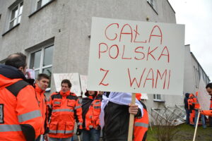 Protest ratowników przed ŚCO / Marzena Mąkosa / Radio Kielce
