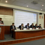 Sesja sejmiku. Na zdjęciu: Andrzej Pruś - wiceprzewodniczący sejmiku województwa świętokrzyskiego, Grigor Szaginian - wiceprzewodniczący sejmiku województwa świętokrzyskiego, Arkadiusz Bąk - przewodniczący województwa świętokrzyskiego, Tadeusz Kowalczyk - wiceprzewodniczący sejmiku województwa świętokrzyskiego oraz sekretarze obrad / Marzena Mąkosa / Radio Kielce