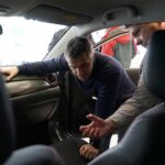 Zawodnicy i zarząd piłkarskiego klubu Korona Kielce odebrali dzisiaj samochody od Suzuki Motor Poland / Robert Felczak / Radio Kielce