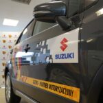 Zawodnicy i zarząd piłkarskiego klubu Korona Kielce odebrali dzisiaj samochody od Suzuki Motor Poland / Robert Felczak / Radio Kielce