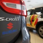 Zawodnicy i zarząd piłkarskiego klubu Korona Kielce odebrali dzisiaj samochody od Suzuki Motor Poland / Robert Felczak / Radio Kielce