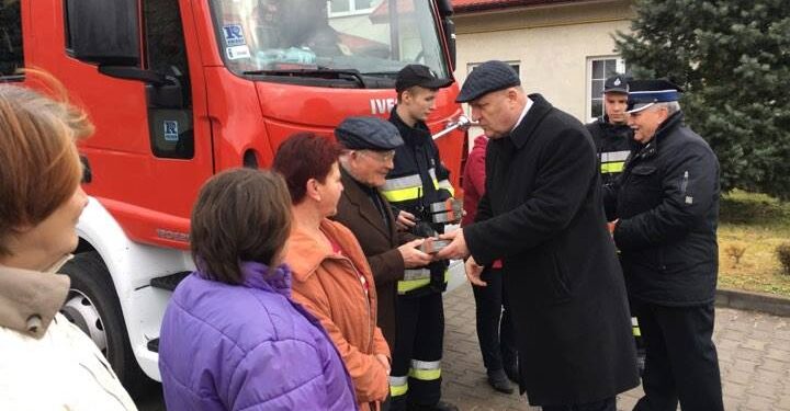 11 rodzin z Kunowa dostało czujniki czadu / Anna Głąb / Radio Kielce