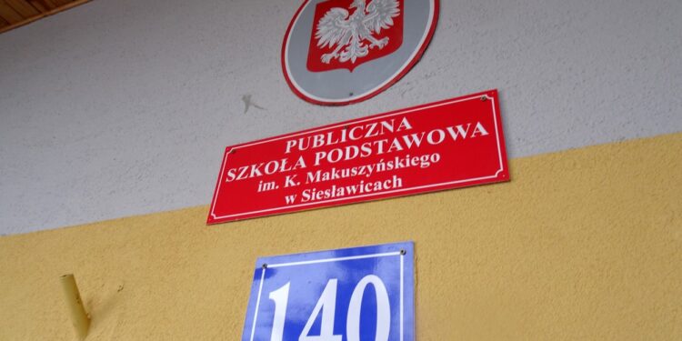 Decyzja zapadła: szkoła w Siesławicach zostanie zlikwidowana