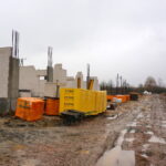 Plac, na którym zostanie wybudowane przedszkole i żłobek w Chęcinach / Wiktor Dziarmaga / Radio Kielce