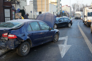 Trzy auta zderzyły się na skrzyżowaniu alei IX Wieków Kielc i ulicy Winnickiej / Kamil Król / Radio Kielce