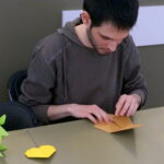 BWA. Warsztaty z origami / Marcin Różyc / Radio Kielce