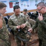 Zajęcia z medycyny pola walki przeprowadzone przez amerykańskich żołnierzy na Bukówce / Marcin Różyc / Radio Kielce