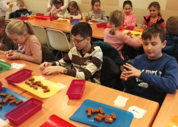 Ferie z krówką opatowską. Warsztaty organizowane przez OSM w Opatowie. / Emilia Sitarska / Radio Kielce