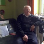 Henryk Dłużewski wśród swoich pamiątek / Robert Szumielewicz / Radio Kielce